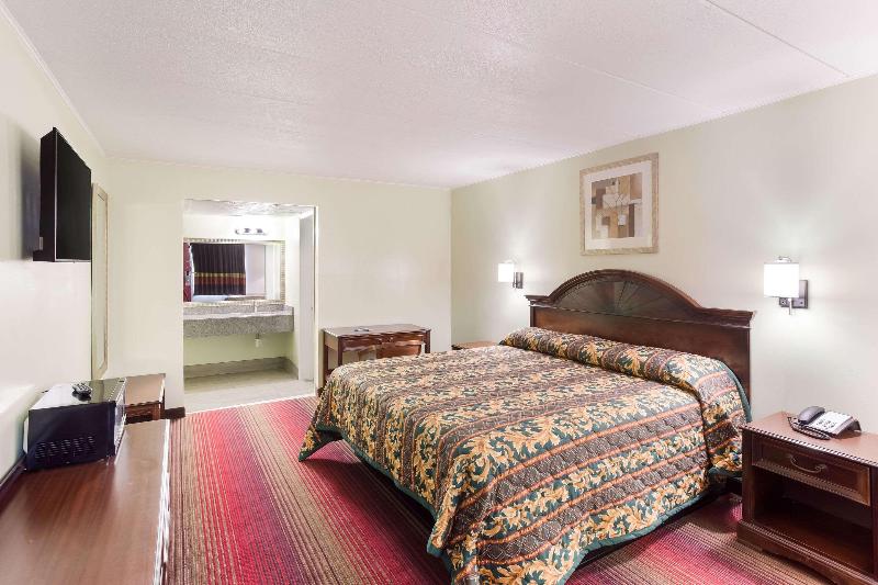 스탠다드 룸 킹사이즈 침대, Rodeway Inn
