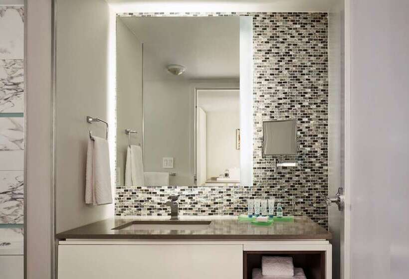 חדר סטנדרט מיטה זוגית עם נוף, Waterstone Resort & Marina Boca Raton, Curio Collection By Hilton