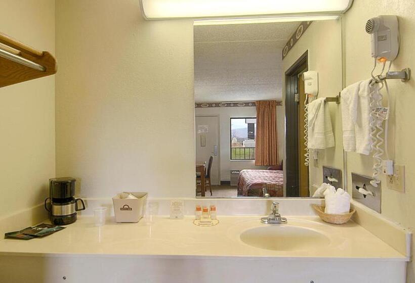 Camera Standard Letto King, Days Inn By Wyndham Chattanooga Lookout Mountain West