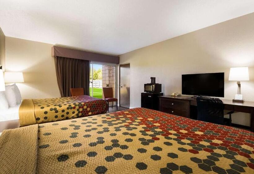 Номер Стандарт 2 Двуспальные Кровати, Econo Lodge   Perry National Fair Ground Area
