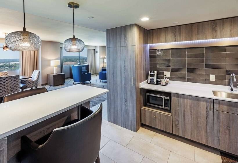 سوئیت پرزیدنت, Doubletree By Hilton Tulsa Downtown