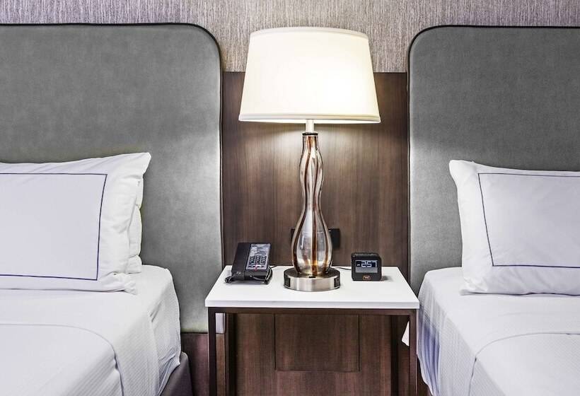 اتاق استاندارد با 2 تخت دوبل, Doubletree By Hilton Tulsa Downtown