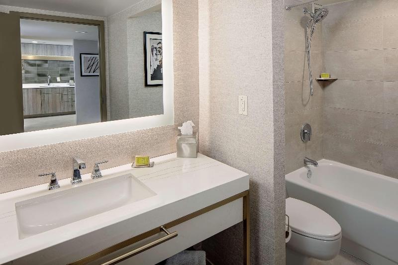 سوئیت با تخت بزرگ, Doubletree By Hilton Tulsa Downtown
