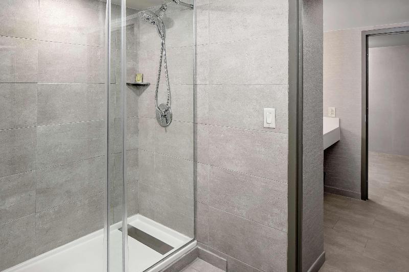 سوئیت با تخت بزرگ, Doubletree By Hilton Tulsa Downtown