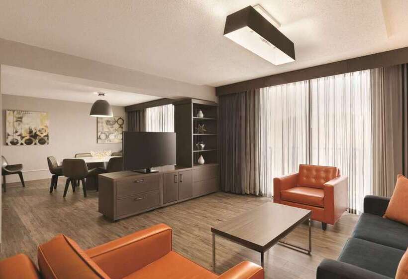 스위트 킹사이즈 침대, Embassy Suites By Hilton Richmond