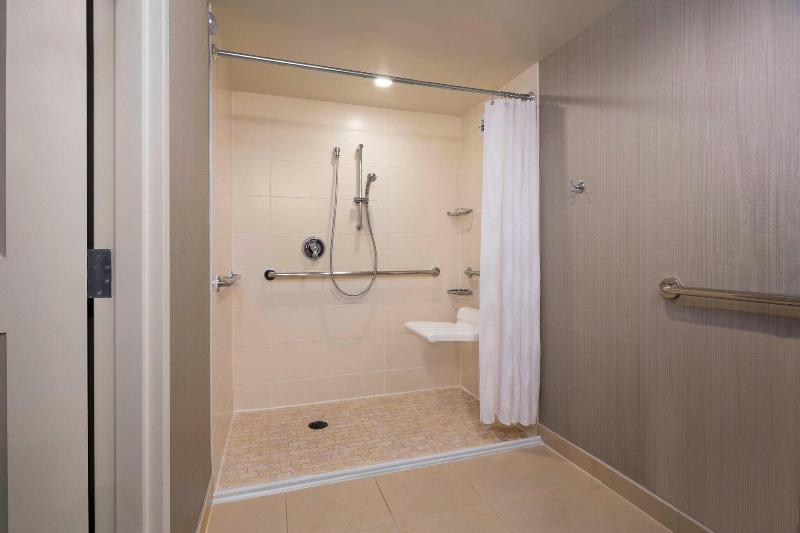Стандартный Номер Кровать Кинг, Falls Church Marriott Fairview Park