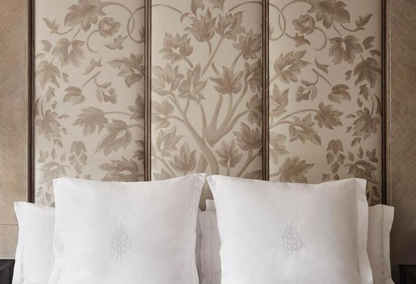 Номер Deluxe, Four Seasons  Boston