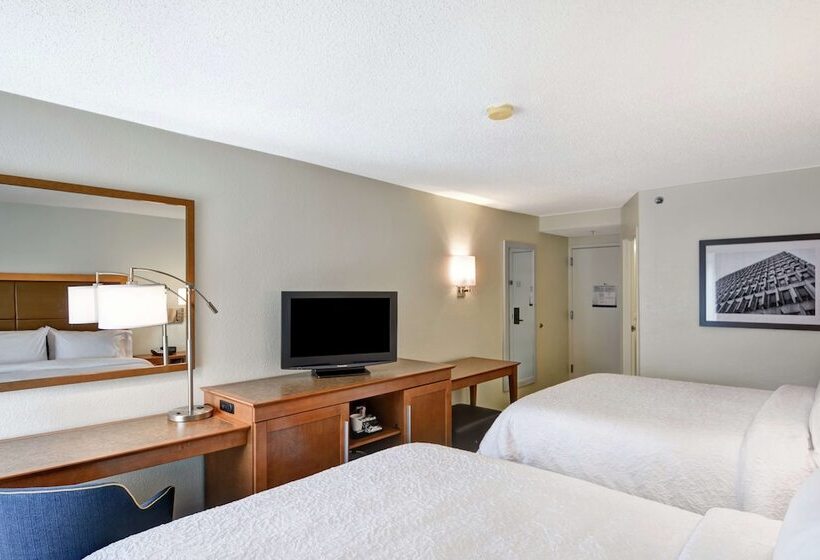 Номер Стандарт 2 Двуспальные Кровати, Hampton Inn Columbia I26 Airport