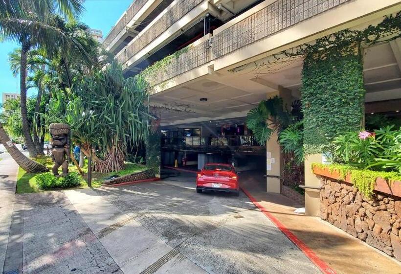 آپارتمان 1 خوابه با چشم‌انداز استخر, Waikiki Monarch