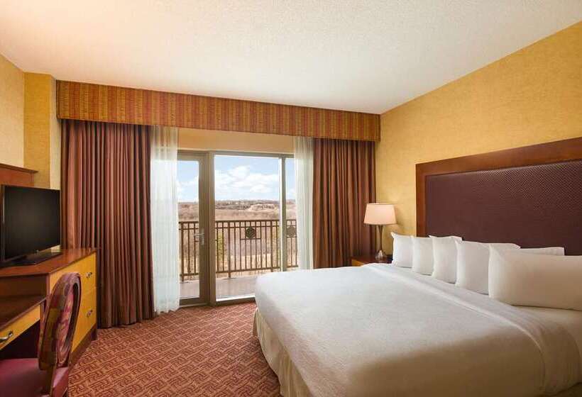Люкс Premium 2 Спальни, Embassy Suites Hotel Winston Salem
