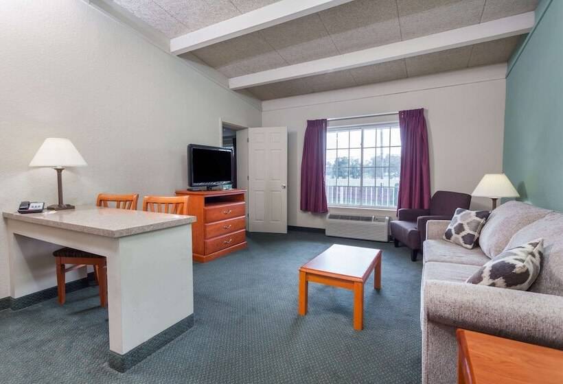 اتاق استاندارد, Days Inn & Suites By Wyndham Lexington