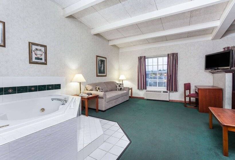 استودیوی لوکس, Days Inn & Suites By Wyndham Lexington