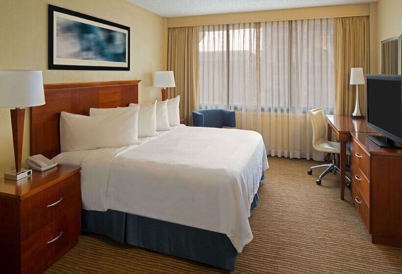 جناح, Embassy Suites Hotel Winston Salem