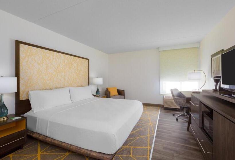 Номер Стандарт Кровать Кинг Адаптированный для Инвалидов, Holiday Inn La Mirada Buena Park, An Ihg