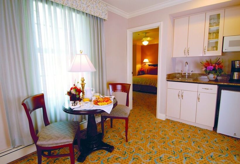 Junior Suite, Inn At The Opera