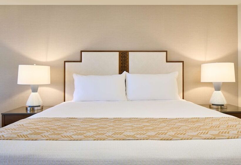 Номер Премиум, Outrigger Kāʻanapali Beach Resort