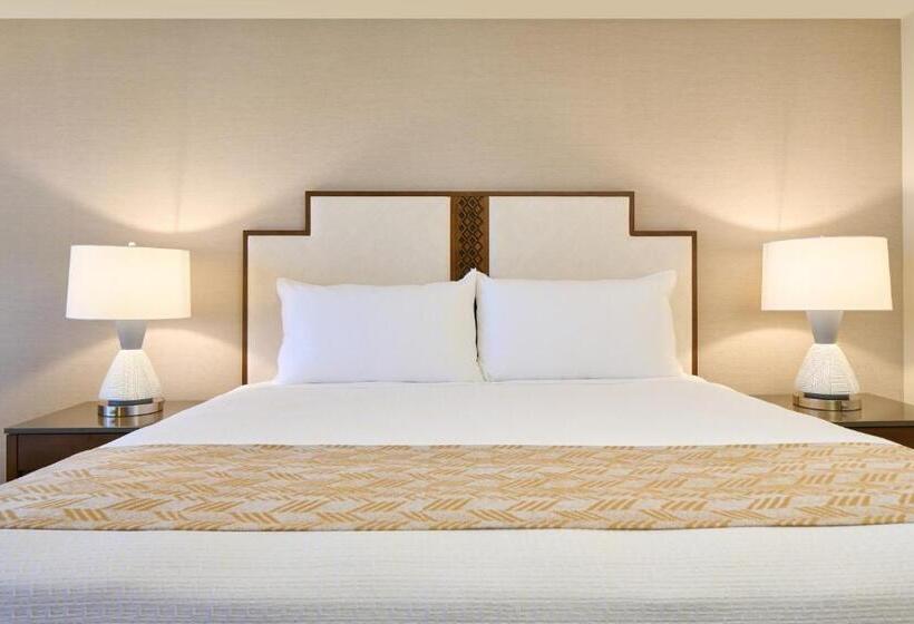 Номер Премиум, Outrigger Kāʻanapali Beach Resort