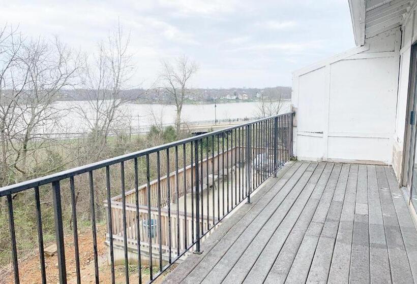 Номер Deluxe с Балконом, Lakeview Inn
