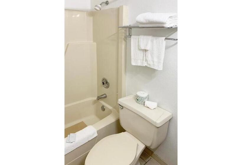 Номер Deluxe Кровать Кинг, Lakeview Inn
