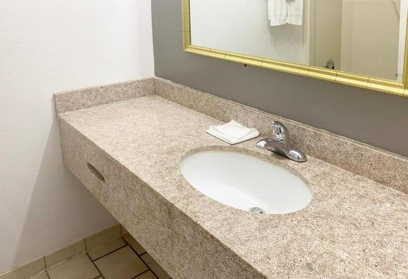 Номер Стандарт, Lakeview Inn