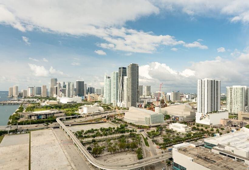 带2个双人床的标准工作室, Miami Marriott Biscayne Bay