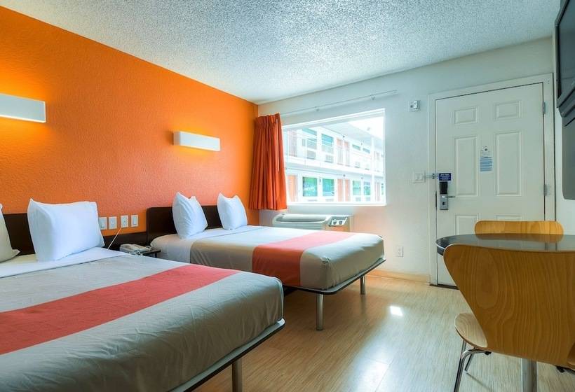 Номер Стандарт 2 Двуспальные Кровати, Motel 6 Las Vegas, Nv   Tropicana