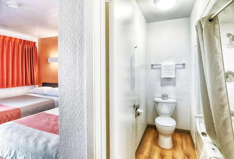 Четырехместный Номер Стандарт, Motel 6 Mammoth Lakes, Ca