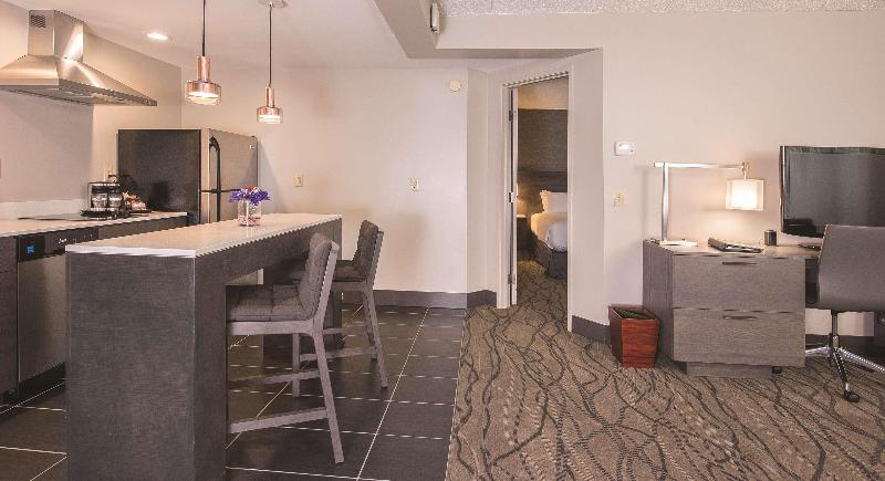 Люкс Кровать Кинг, Doubletree By Hilton Hotel Racine Harbourwalk