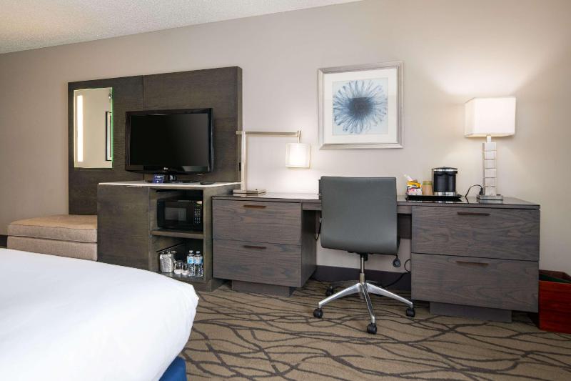 Стандартный Номер Кровать Кинг, Doubletree By Hilton Hotel Racine Harbourwalk