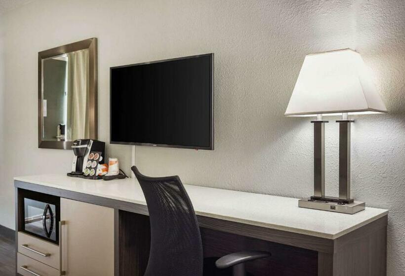 キングサイズベッドのスタンダードルーム, Quality Inn & Suites