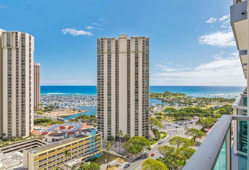Студия Стандарт Вид на Море, Ala Moana Hotel By Mantra