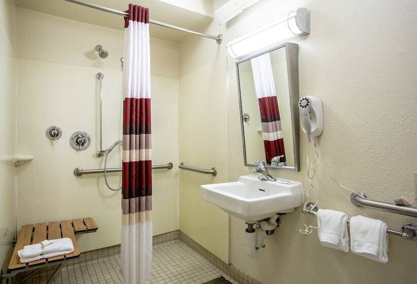 Номер Deluxe, Super 8 By Wyndham Deerfield   Northbrook