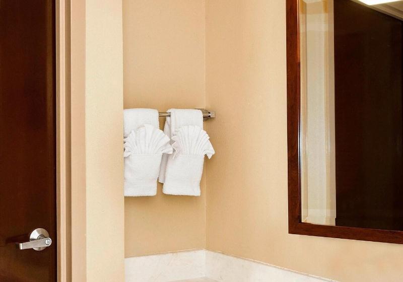 חדר סטנדרט עם מיטת קינג, Sheraton Atlanta Perimeter North