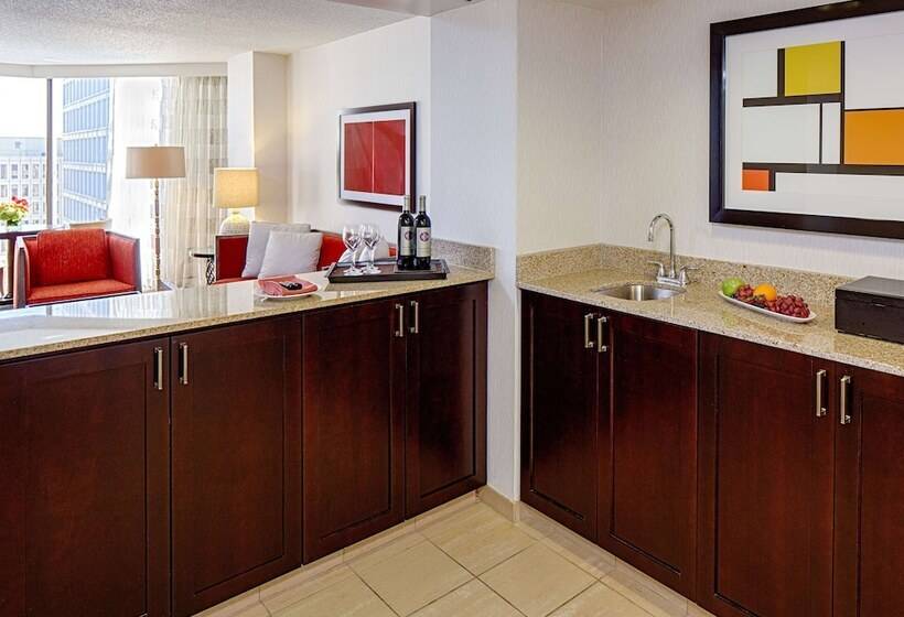 Люкс Повышенной Комфортности, Doubletree By Hilton Hotel Houston   Greenway Plaza