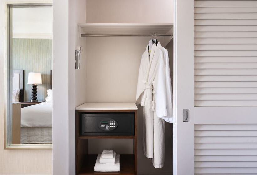 اتاق استاندارد با 2 تخت دوبل, Moana Surfrider, A Westin Resort & Spa, Waikiki Beach