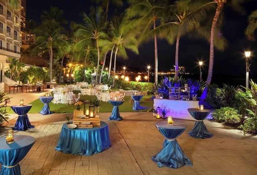 اتاق استاندارد با 2 تخت دوبل, Moana Surfrider, A Westin Resort & Spa, Waikiki Beach