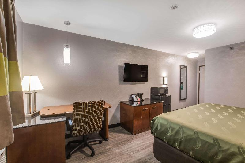 חדר סטנדרט עם מיטת קינג, Quality Inn Atlanta Airport Central