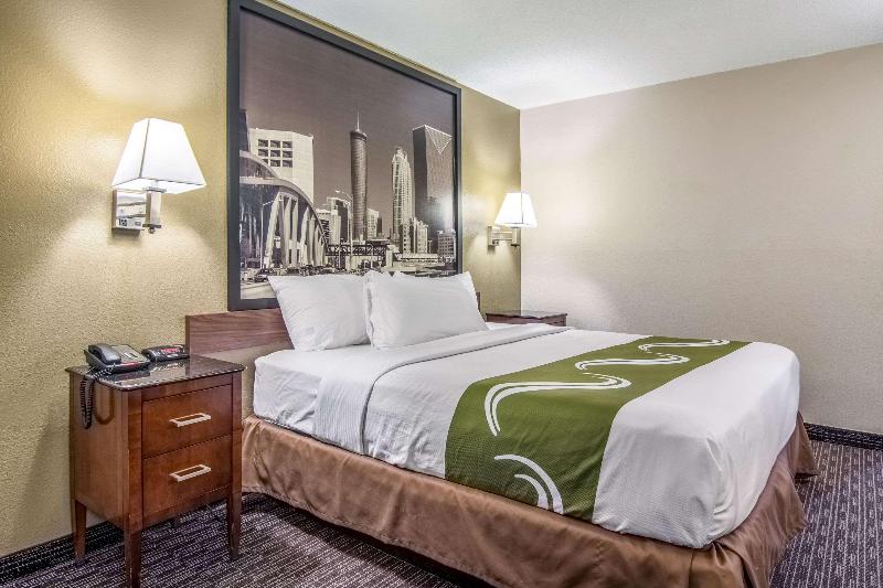 חדר סטנדרט עם מיטת קינג, Quality Inn Atlanta Airport Central