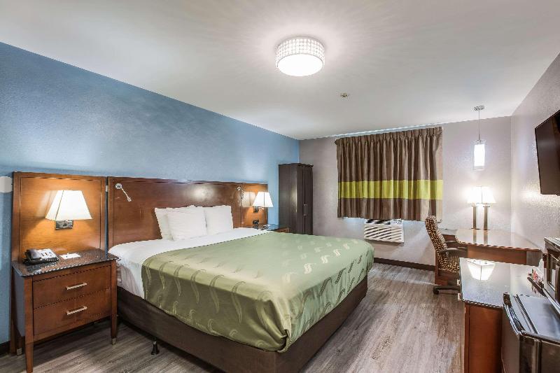 חדר סטנדרט עם מיטת קינג, Quality Inn Atlanta Airport Central