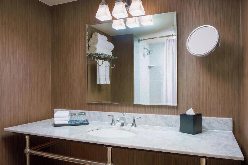 Номер Клуб Кровать Кинг, Sheraton Baltimore North
