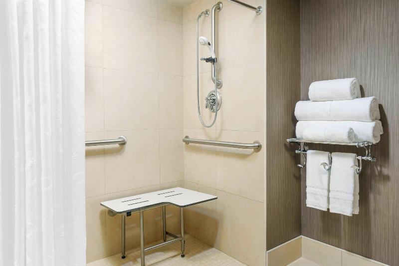 Номер Клуб, Sheraton Baltimore North