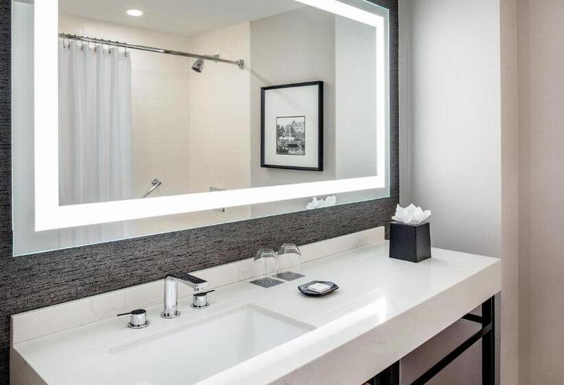 اتاق استاندارد, Sheraton Portsmouth Harborside