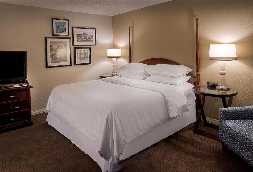 Стандартный Номер Кровать Кинг, Sheraton Westport Lakeside Chalet