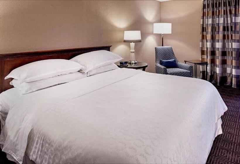 Стандартный Номер Кровать Кинг, Sheraton Westport Lakeside Chalet