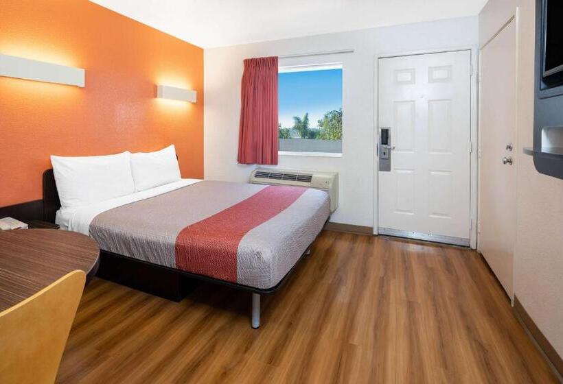 장애인을 위한 스탠다드 룸, Motel 6ventura, Ca  South