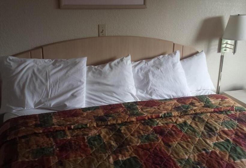 Номер Стандарт, Americas Stay Inn Leavenworth