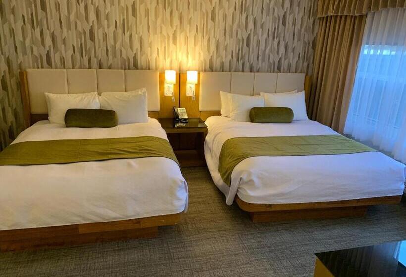 标准工作室, Split Rock Resort