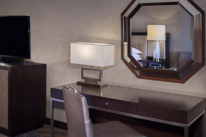 带大床的标准间, Sheraton Bucks County Langhorne