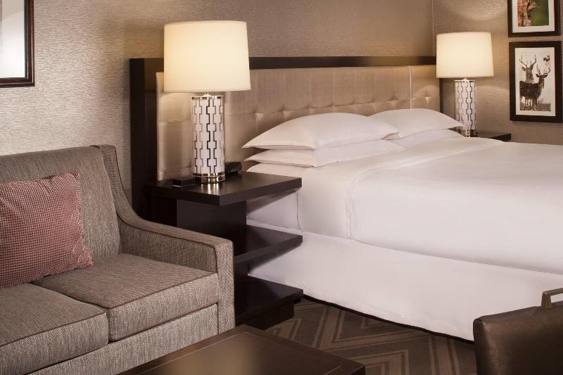 带大床的标准间, Sheraton Bucks County Langhorne
