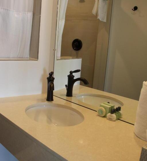 Люкс Deluxe 2 Спальни, Sea Horse Resort